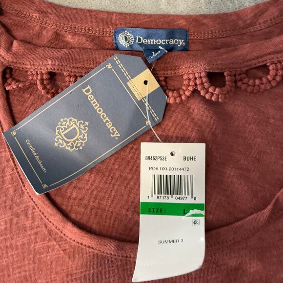 Democracy Women’s Short Puff Sleeve Crewneck Crochet Cutout Knit Top, L - Picture 4 of 6